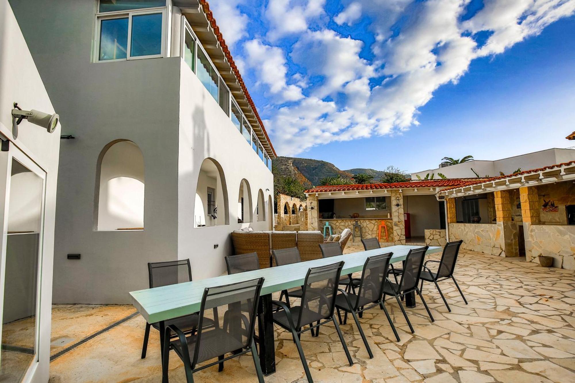 Apartment Beautiful Open 3 Bed