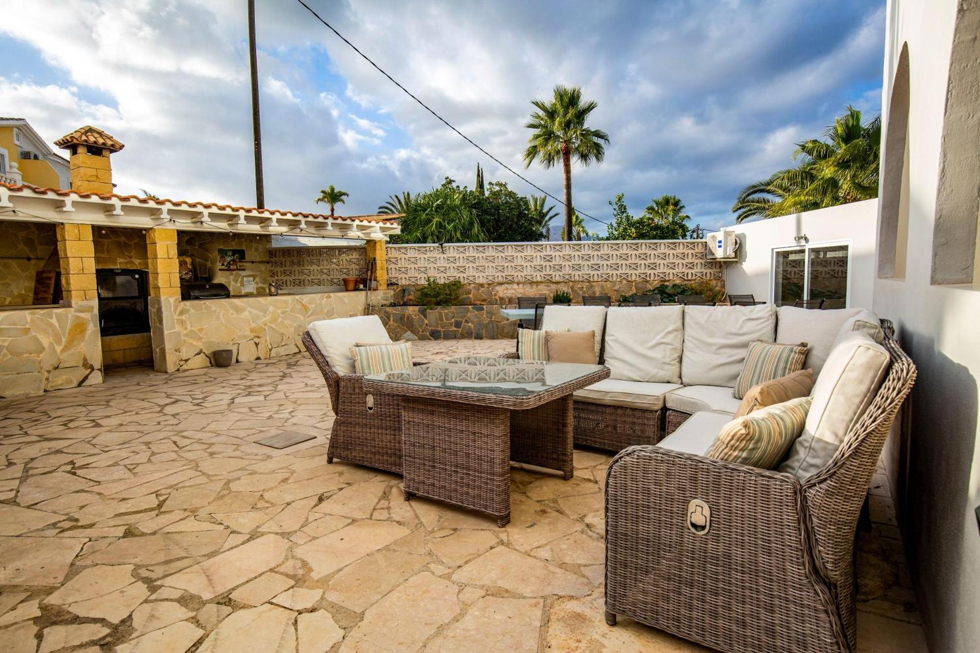 Beautiful Open 3 Bed Apartment El Albir
