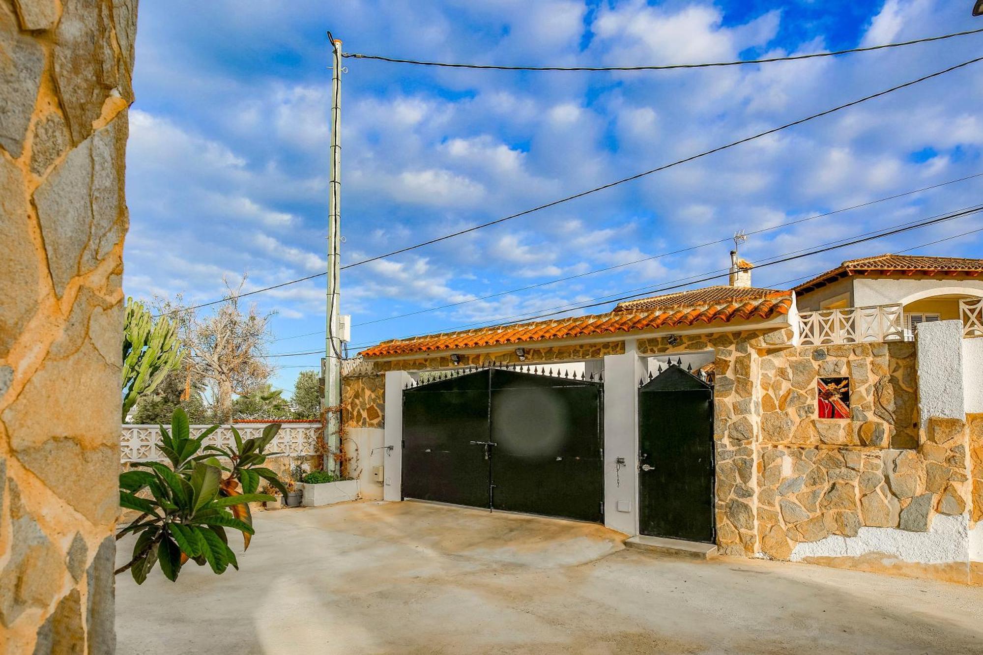 Beautiful Open 3 Bed * El Albir