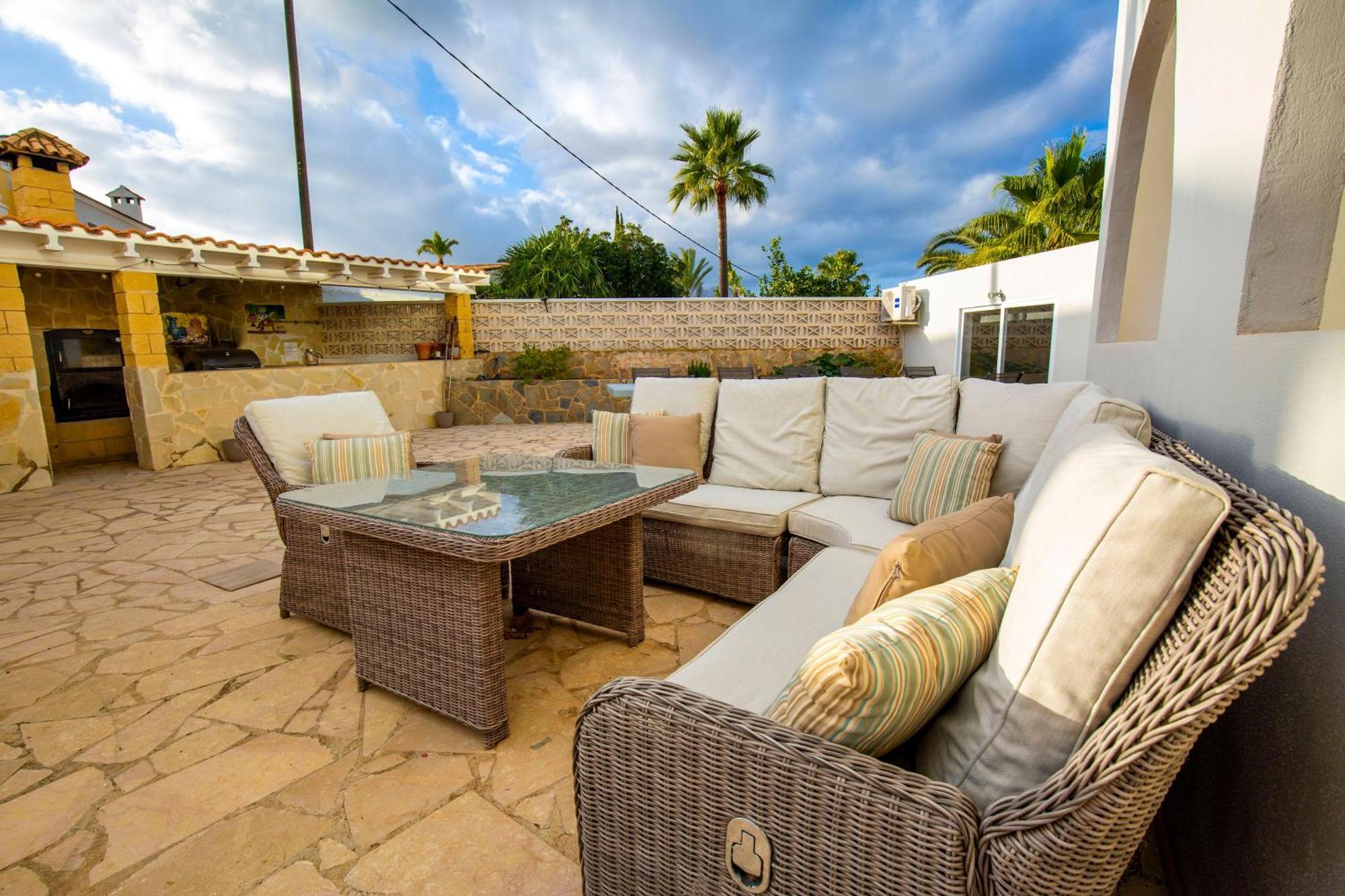 Beautiful Open 3 Bed Apartment