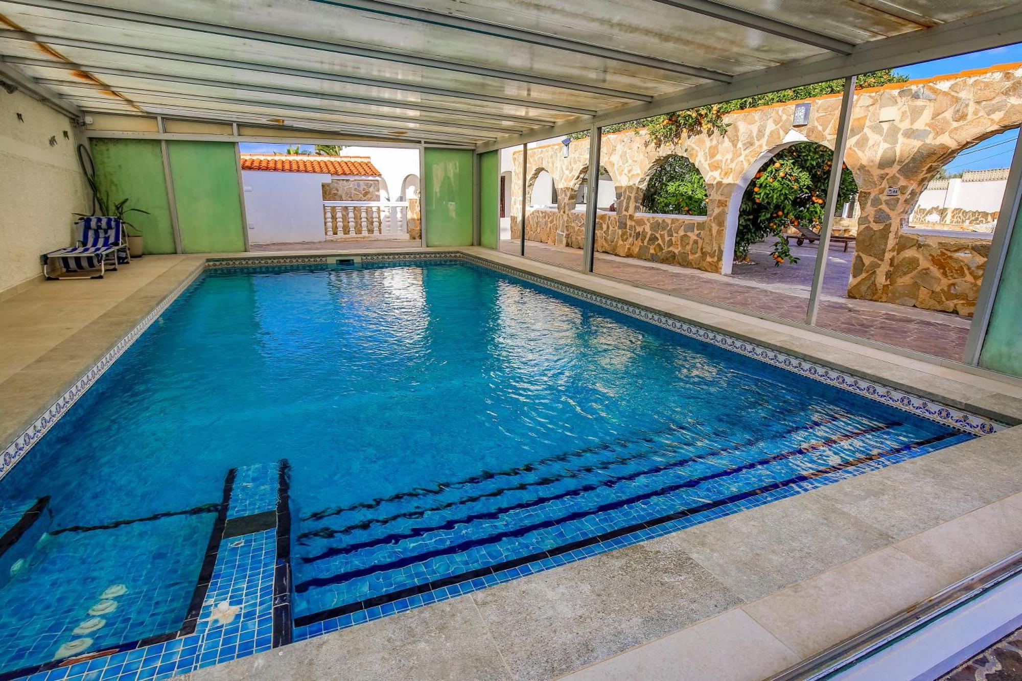 Beautiful Open 3 Bed Apartment *