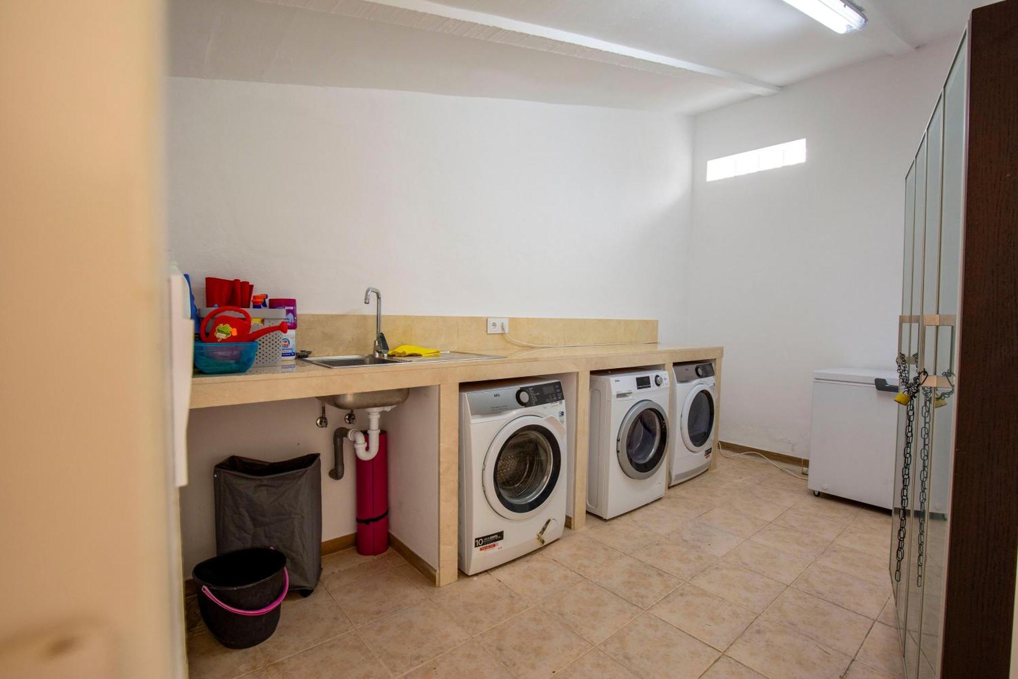 Beautiful Open 3 Bed Apartment El Albir