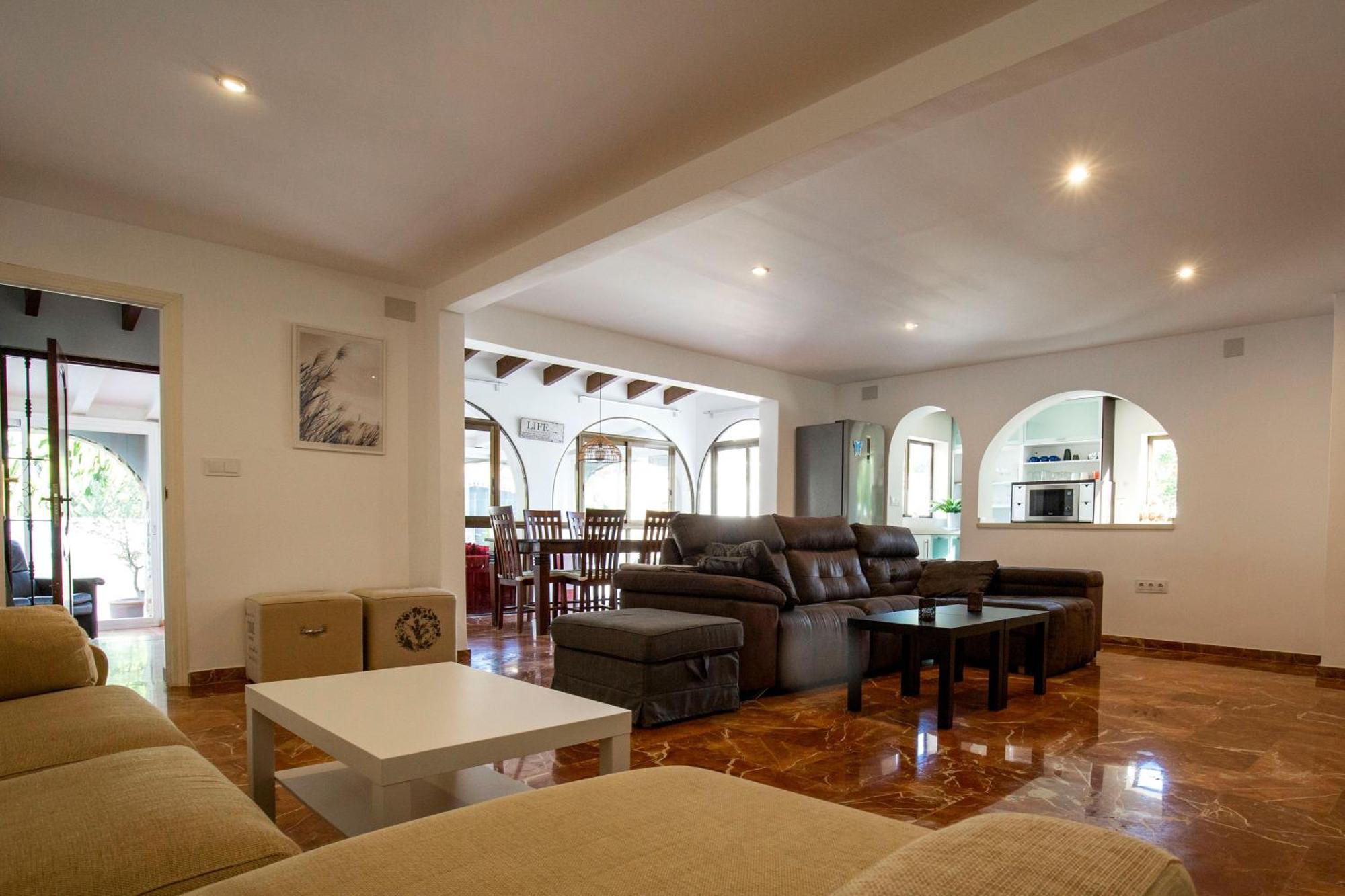 Beautiful Open 3 Bed