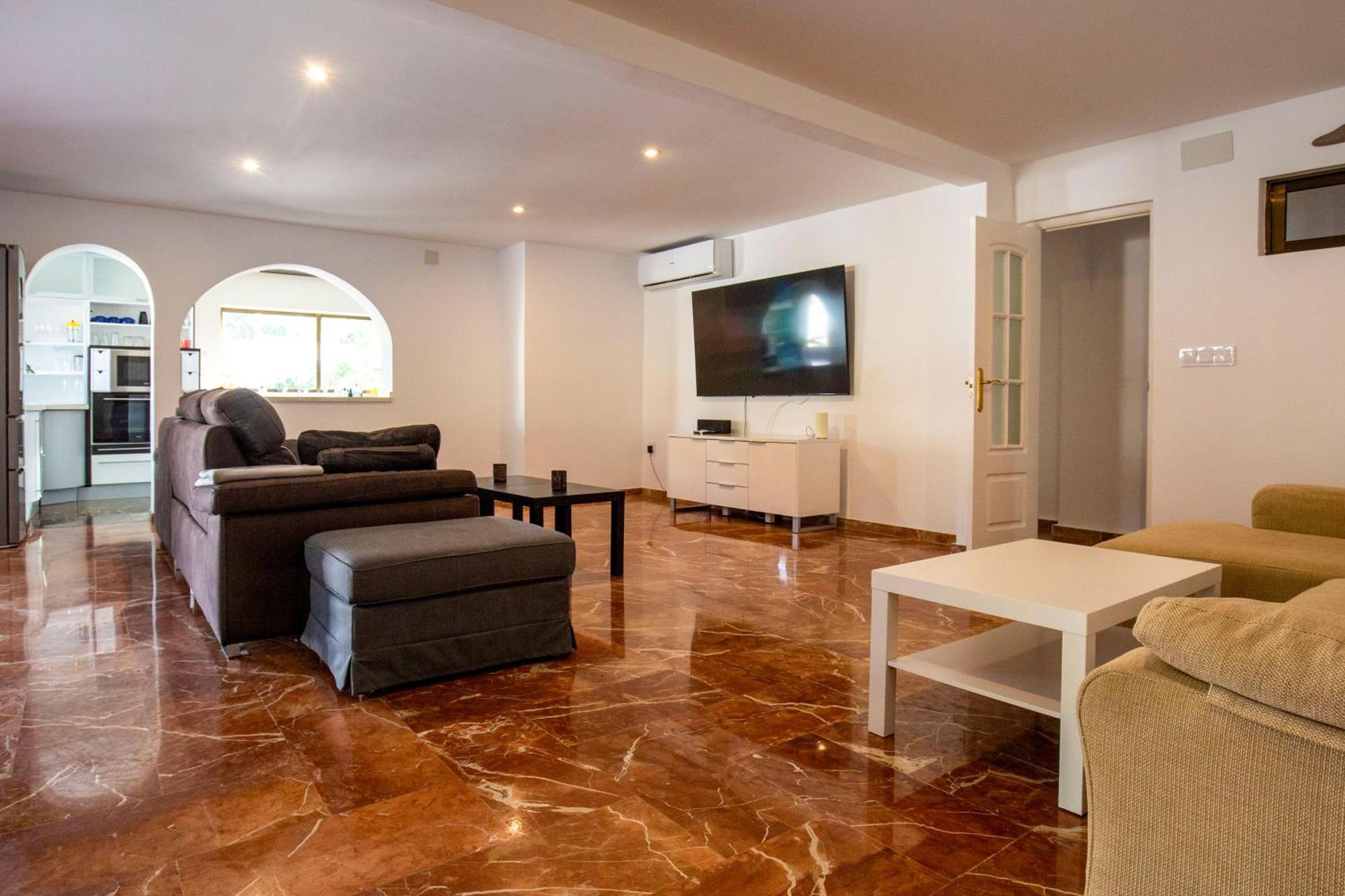 Beautiful Open 3 Bed * El Albir