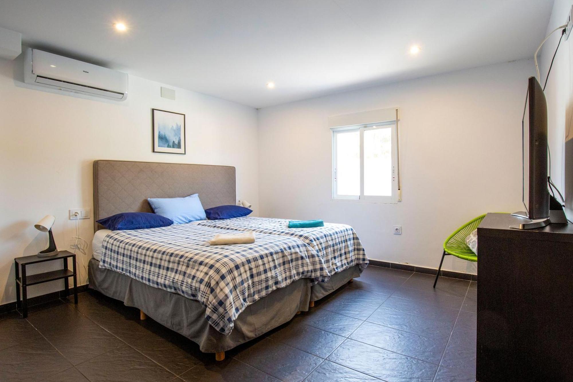 Beautiful Open 3 Bed *