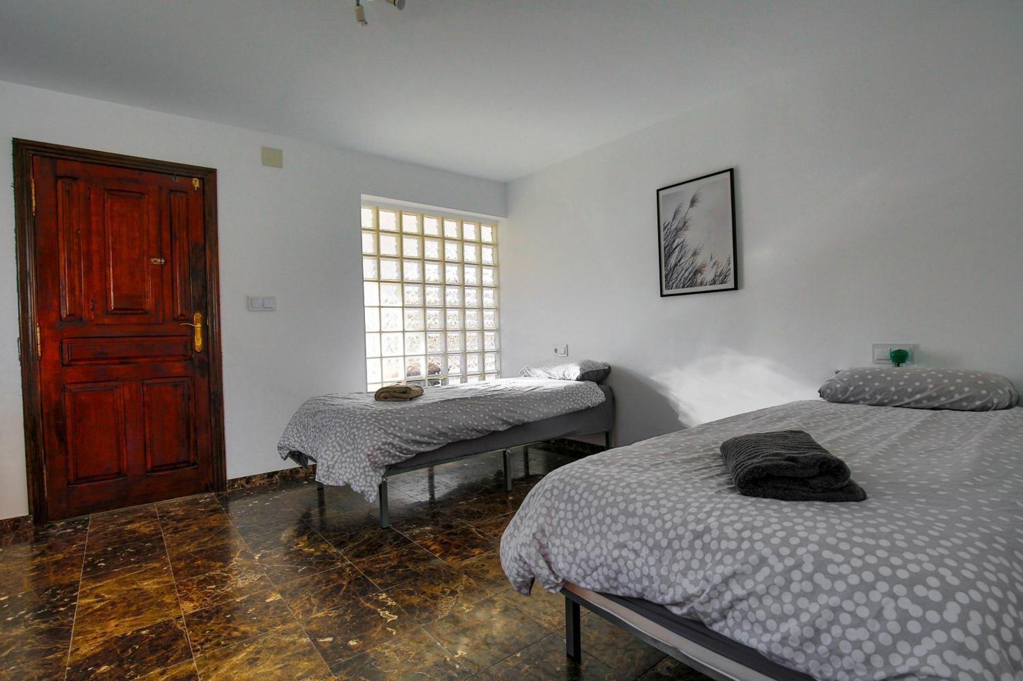 Beautiful Open 3 Bed Apartment El Albir