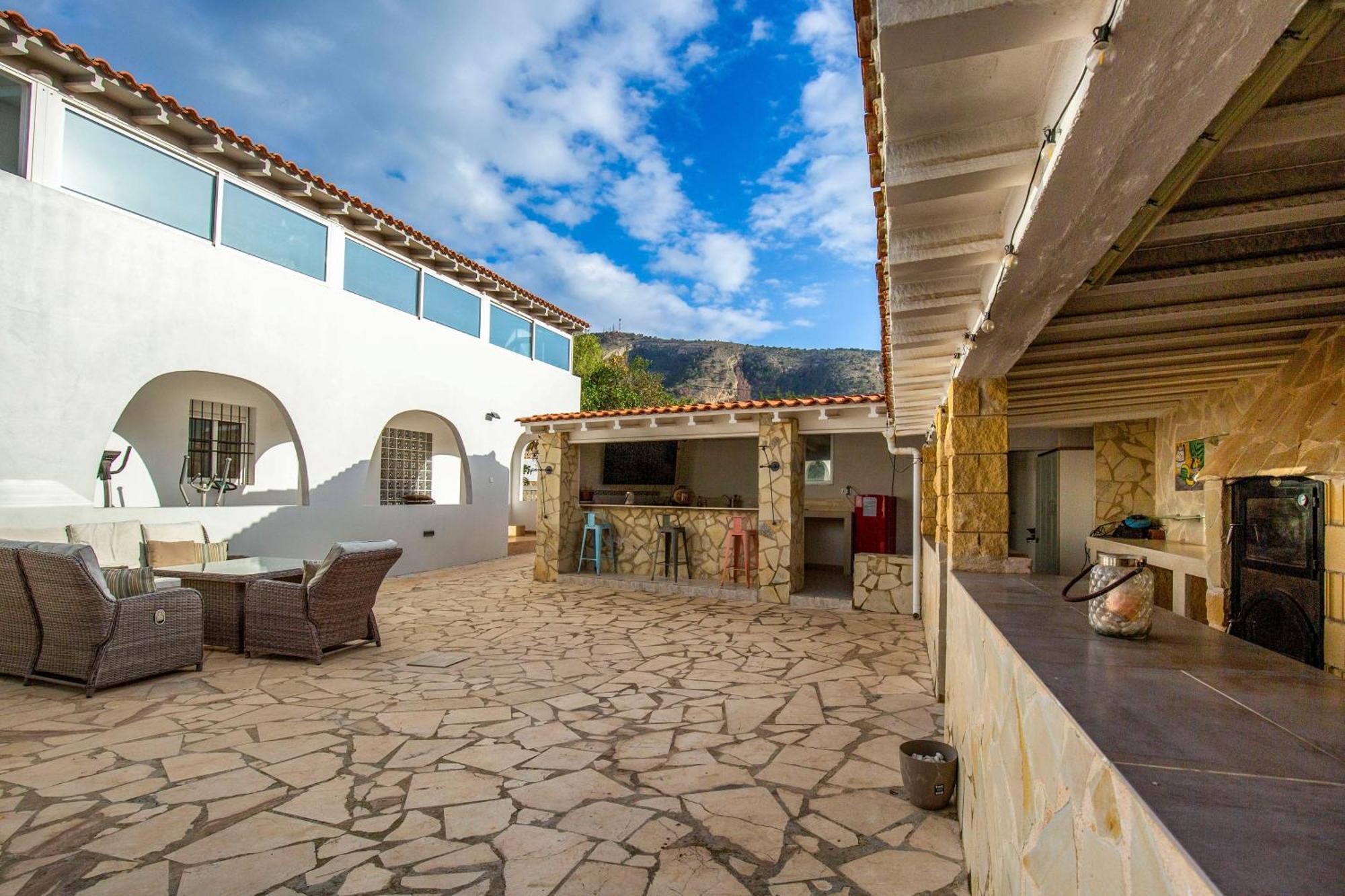 Beautiful Open 3 Bed